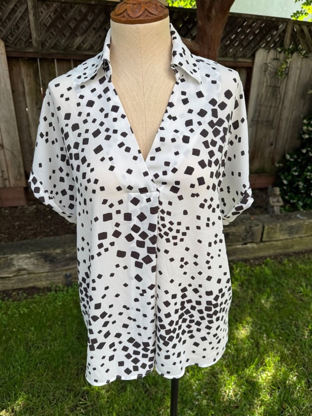 CAbi Black and White Short Sleeve Collared Semi Sheer Blouse Women's Size Small